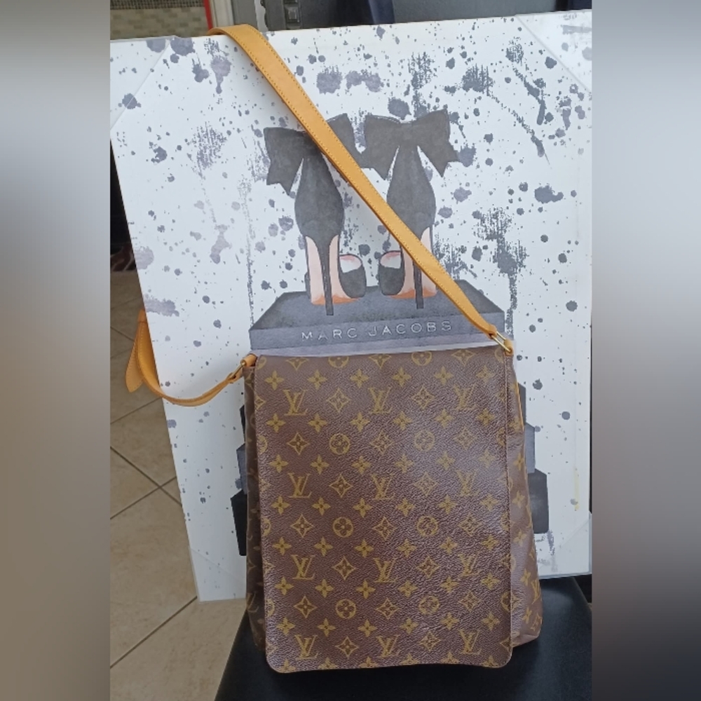 LOUIS VUITTON MUSETTE LONG CROSSBODY & SHOULDER BAG